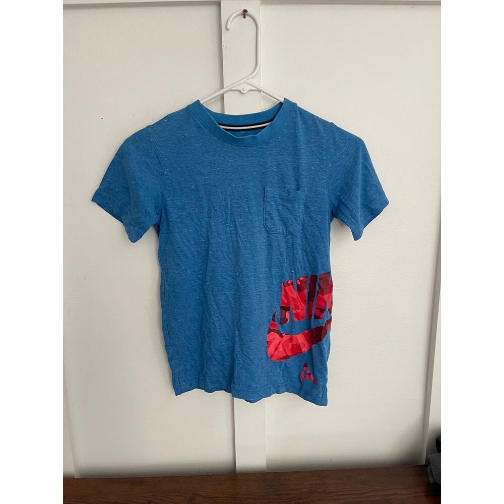 Nike boys medium tshirt